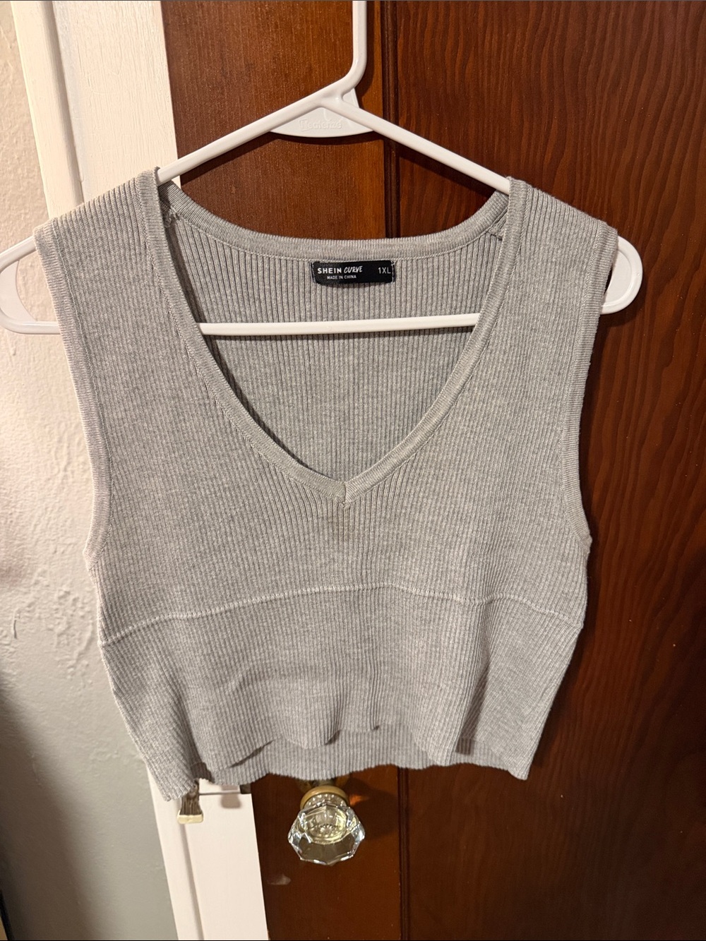 SHEIN Light Gray Ribbed V-Neck Cropped Tank